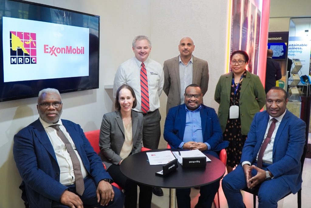 Representatives from ExxonMobil PNG Limited, MRDC and Kumul Consolidated Holdings Limited at the signing.